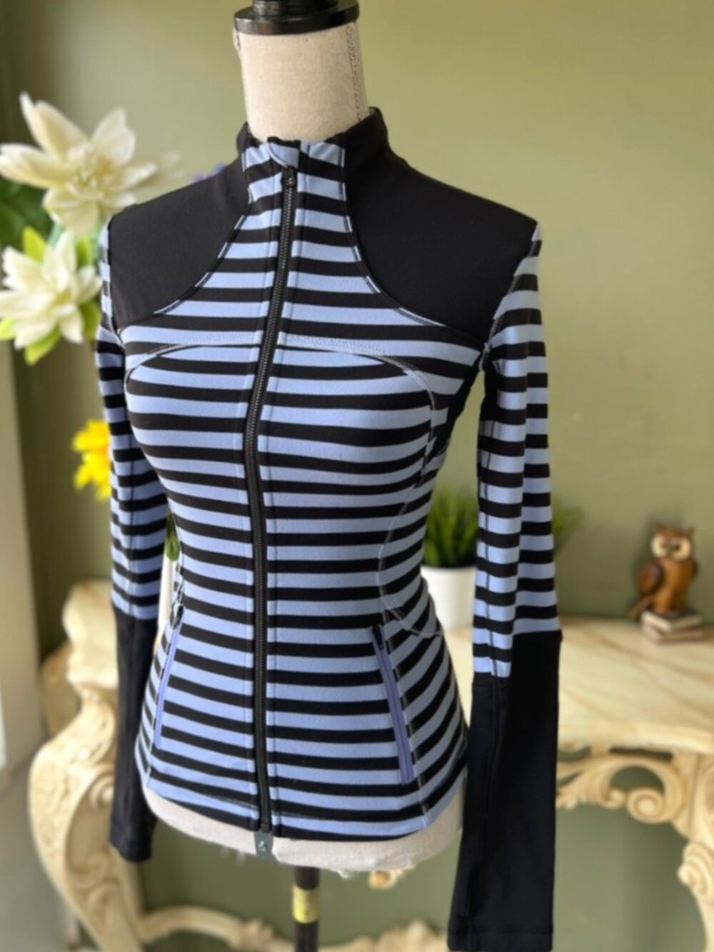 Lululemon Track Jacket - Picture 4 of 10